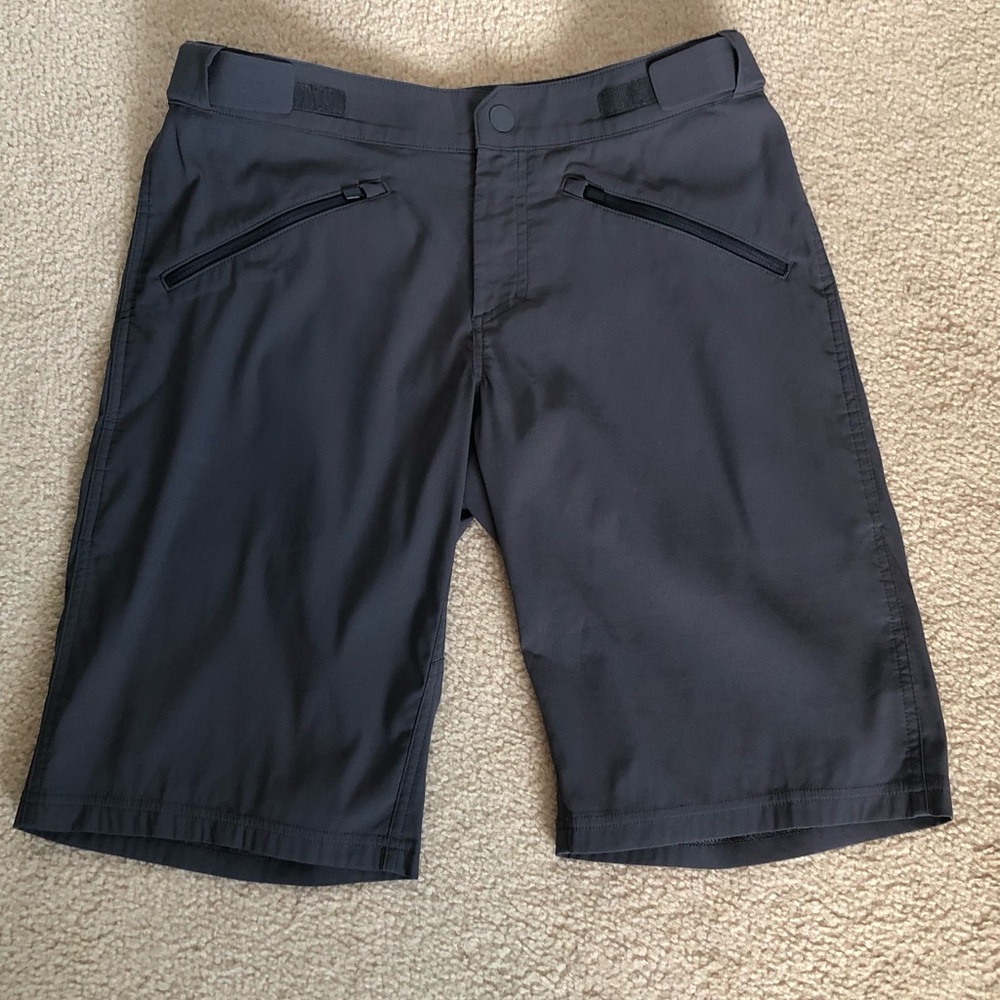 Icebreaker Men's Charcoal Hybrid Shorts with Zip Pockets